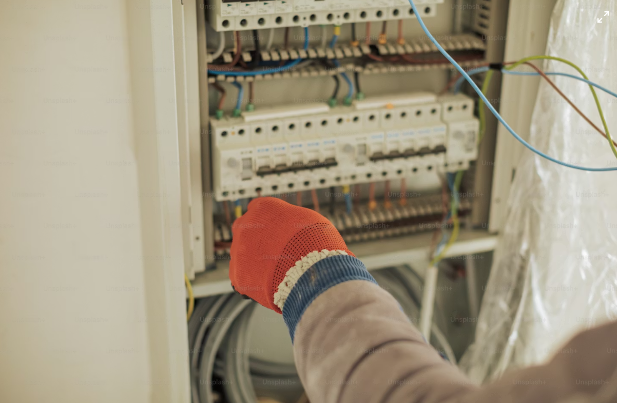 Verejné obstarávanie elektroinštalácia: ako nájsť elektro zákazky pre firmu